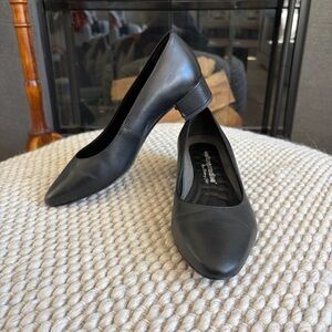 Walking Cradles Heidi Black Leather Comfort Dress Pump